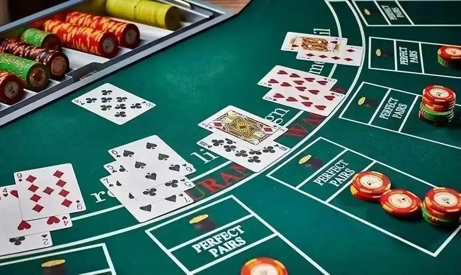 Studio kasino Hongkong Pools di slotjos dengan dealer langsung dan meja profesional